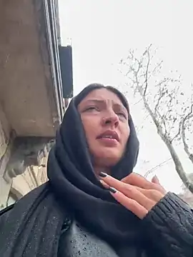 Snapshot of BabeRainbow chatting on 02-06-25, 09:11 BabeRainbow online show from 02-06-25, 09:11