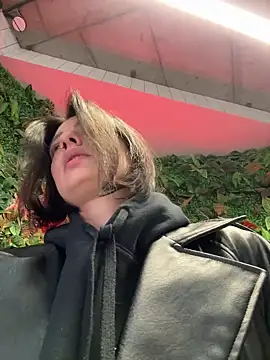 Snapshot of BabeRainbow chatting on 02-11-25, 09:09 BabeRainbow online show from 02-11-25, 09:09