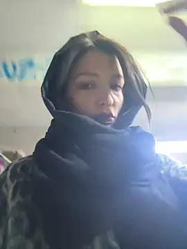 Snapshot of BabeRainbow chatting on 02-26-25, 09:42 BabeRainbow online show from 02-26-25, 09:42