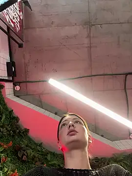 Snapshot of BabeRainbow chatting on 02-27-25, 09:00 BabeRainbow online show from 02-27-25, 09:00