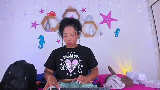 Snapshot of Tanissha_curly chatting on 09-16-25, 11:44 Tanissha curly online show from 09-16-25, 11:44