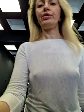 Snapshot of Miss____Mia_ chatting on 03-01-25, 12:23 Miss Mia online show from 03-01-25, 12:23