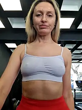 Snapshot of Miss____Mia_ chatting on 03-06-25, 10:09 Miss Mia online show from 03-06-25, 10:09