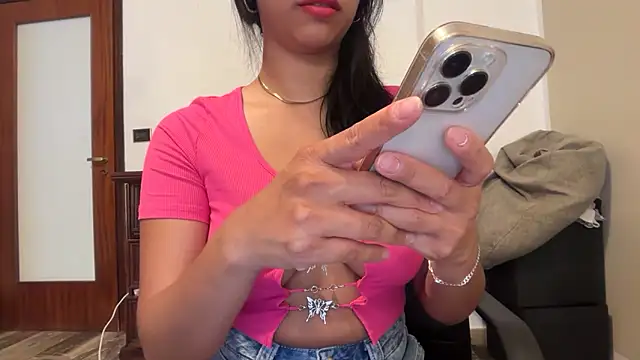 Snapshot of Dulce_latingirl chatting on 05-17-26, 02:24 Dulce latingirl online show from 05-17-26, 02:24