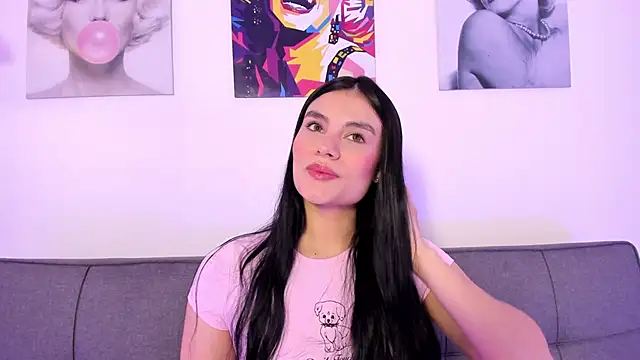 Maylin Garcia online show from 04-19-26, 02:49