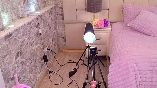 ZendayaGrey online show from 10-17-25, 11:18