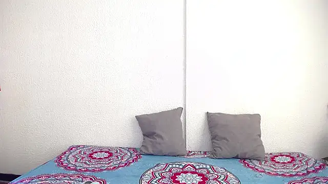 Snapshot of _joanne_and_oliver_ chatting on 09-20-25, 04:41 joanne and oliver online show from 09-20-25, 04:41