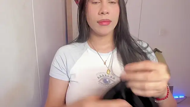 Snapshot of hellensexy chatting on 01-16-25, 08:46 hellensexy online show from 01-16-25, 08:46