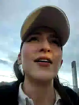 Snapshot of _Lalaa chatting on 12-22-24, 10:25 Lalaa online show from 12-22-24, 10:25