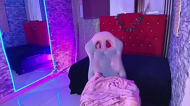 miahernadez303av online show from 11-27-25, 03:41