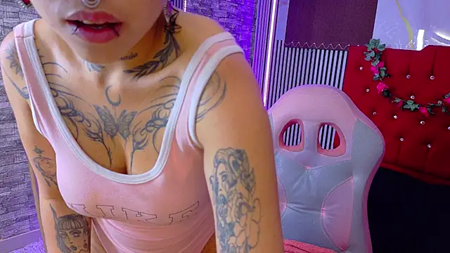 miahernadez303av online show from 04-16-26, 04:13