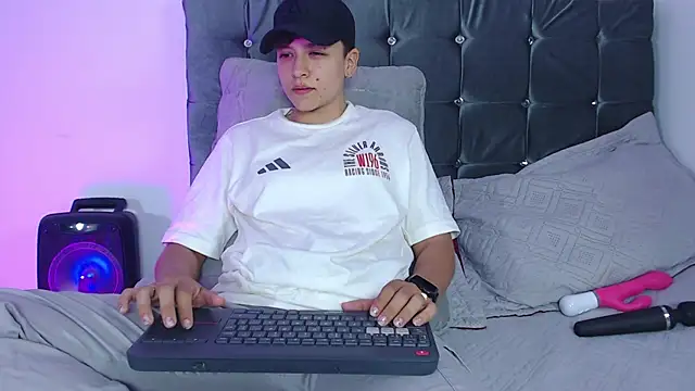 Antonella Cruz02 online show from 07-29-26, 01:15