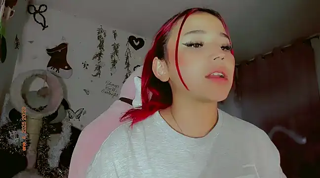 Snapshot of madisonx17 chatting on 01-05-25, 01:24 madisonx17 online show from 01-05-25, 01:24