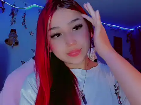 Snapshot of madisonx17 chatting on 01-22-25, 01:31 madisonx17 online show from 01-22-25, 01:31