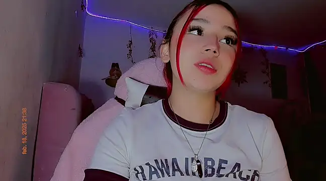 Snapshot of madisonx17 chatting on 02-19-25, 02:44 madisonx17 online show from 02-19-25, 02:44