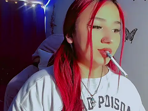 Snapshot of madisonx17 chatting on 11-06-25, 06:31 madisonx17 online show from 11-06-25, 06:31