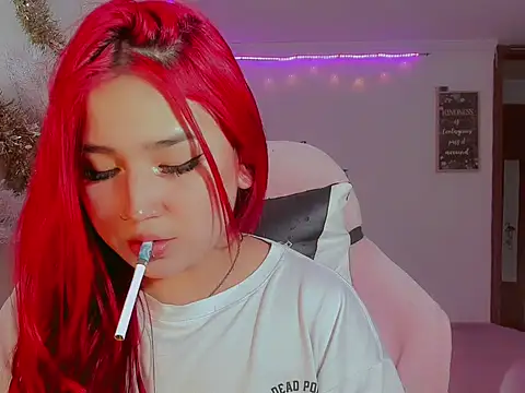 Snapshot of madisonx17 chatting on 12-17-25, 08:59 madisonx17 online show from 12-17-25, 08:59