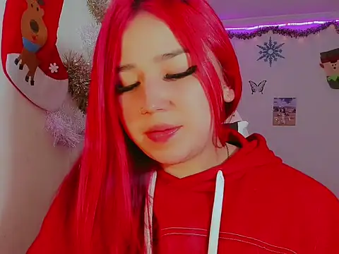 Snapshot of madisonx17 chatting on 12-21-25, 11:34 madisonx17 online show from 12-21-25, 11:34