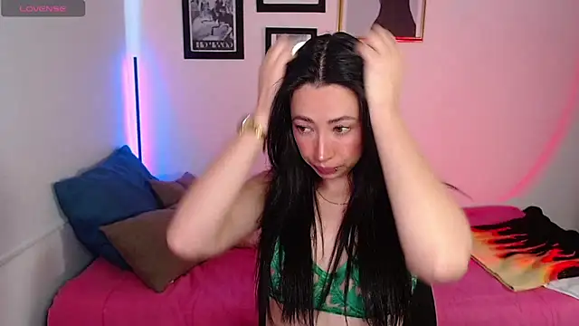 lilyy evanss online show from 01-21-25, 11:02