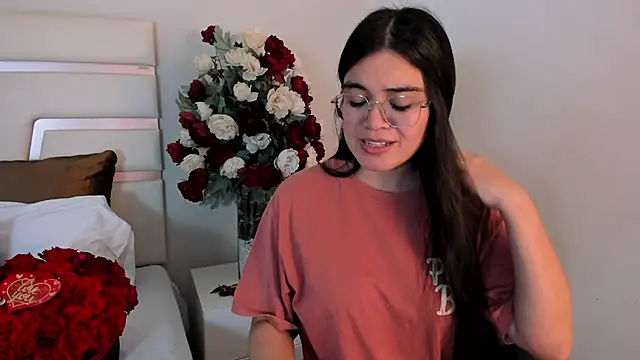 CamilaSofiia online show from 02-18-25, 10:47