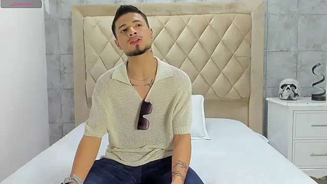 EdwardRoss  online show from 09-11-25, 06:19