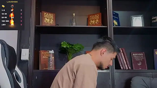 EdwardRoss  online show from 09-28-25, 04:45