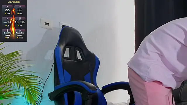 EdwardRoss  online show from 11-17-25, 07:41