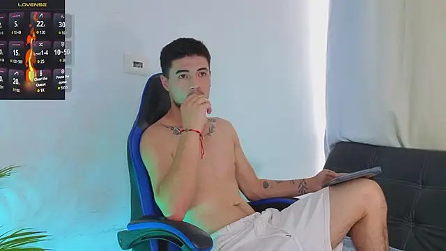 EdwardRoss  online show from 02-12-26, 08:48