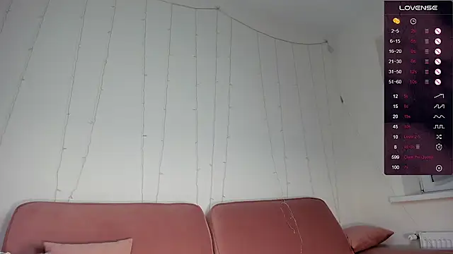 Snapshot of Ria_Woodss chatting on 01-06-25, 05:06 Ria Woodss online show from 01-06-25, 05:06