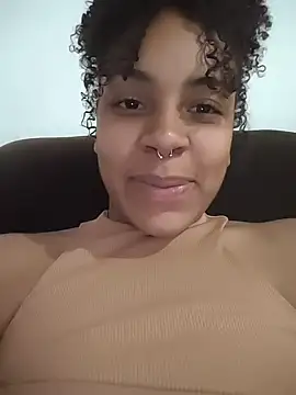 Julia Pretinha online show from 12-15-25, 01:04