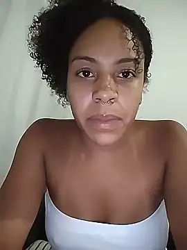 Julia Pretinha online show from 02-05-26, 01:10