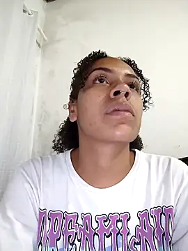 Julia Pretinha online show from 04-06-26, 12:41