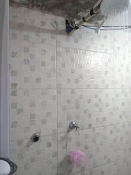 Julia Pretinha online show from 04-19-26, 12:22