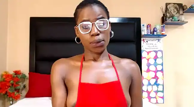 Snapshot of LongPussyLipsxx chatting on 02-14-25, 03:00 LongPussyLipsxx online show from 02-14-25, 03:00