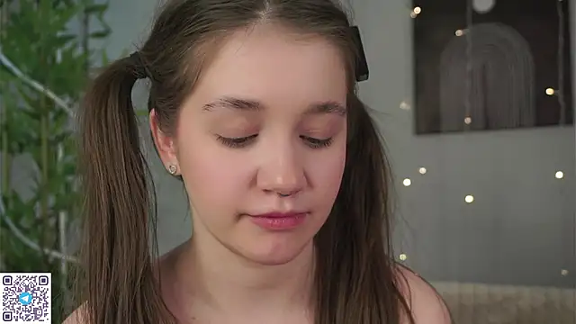 AmiLewis online show from 02-04-25, 04:15