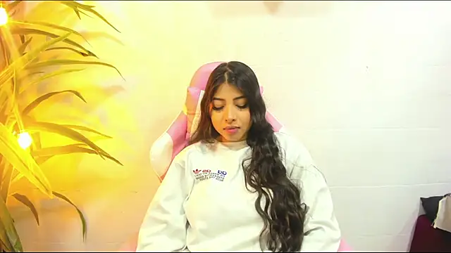 Snapshot of Miia_Thompsonn chatting on 10-12-25, 04:17 Miia Thompsonn online show from 10-12-25, 04:17