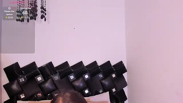 Miia Thompsonn online show from 06-23-26, 07:56