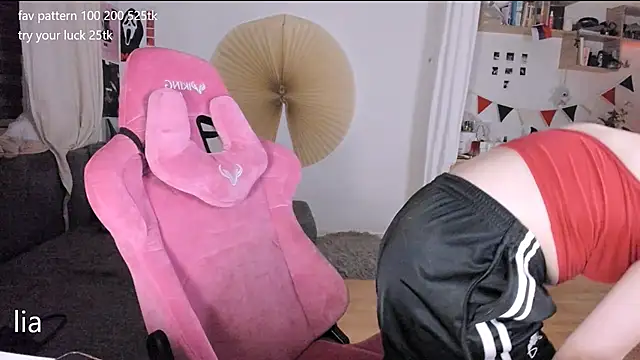 lil lia online show from 11-24-25, 09:36