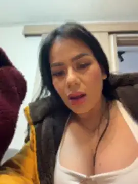 Miah gomez  online show from 04-18-26, 01:04