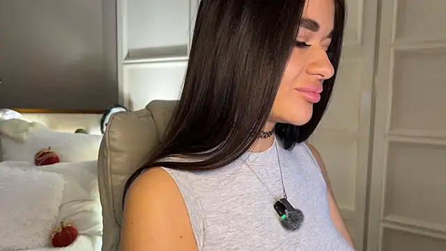 UrLillShy online show from 10-25-25, 01:13