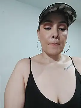 Miss Agatha online show from 04-17-26, 12:13