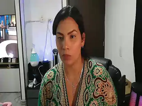 Snapshot of CarolinaRincon chatting on 03-14-25, 09:43 CarolinaRincon online show from 03-14-25, 09:43