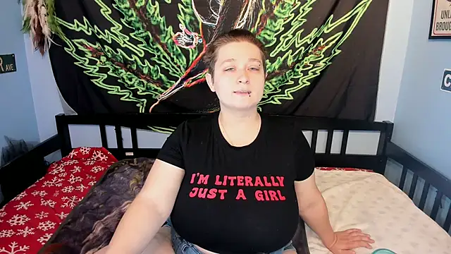 Snapshot of Chloenightmare chatting on 10-31-25, 07:48 Chloenightmare online show from 10-31-25, 07:48