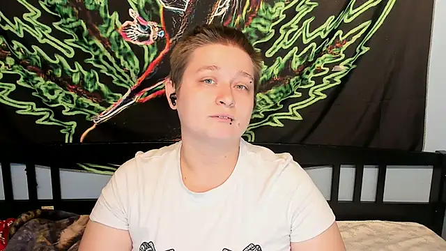 Snapshot of Chloenightmare chatting on 11-05-25, 06:57 Chloenightmare online show from 11-05-25, 06:57