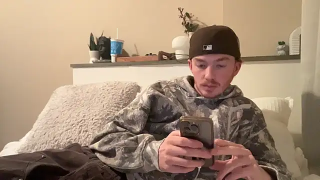 Snapshot of younghungginger chatting on 12-03-24, 02:14 younghungginger online show from 12-03-24, 02:14