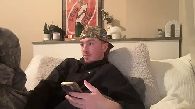 Snapshot of younghungginger chatting on 12-19-24, 11:14 younghungginger online show from 12-19-24, 11:14