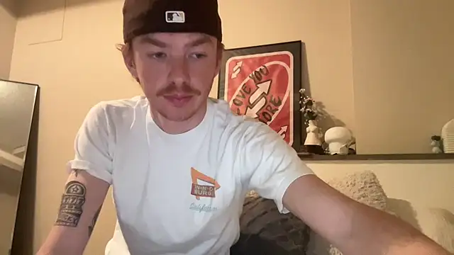 Snapshot of younghungginger chatting on 03-03-25, 02:47 younghungginger online show from 03-03-25, 02:47