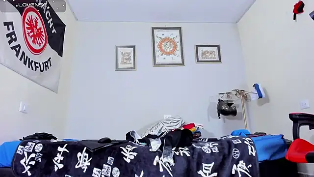 AlejoKhalifa  online show from 10-26-25, 12:22