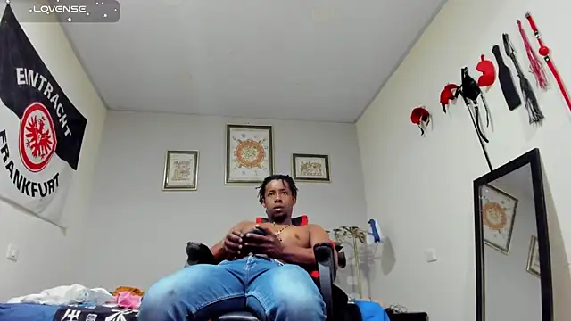 AlejoKhalifa  online show from 11-20-25, 10:31