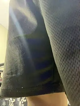 AlejoKhalifa  online show from 04-21-26, 10:54